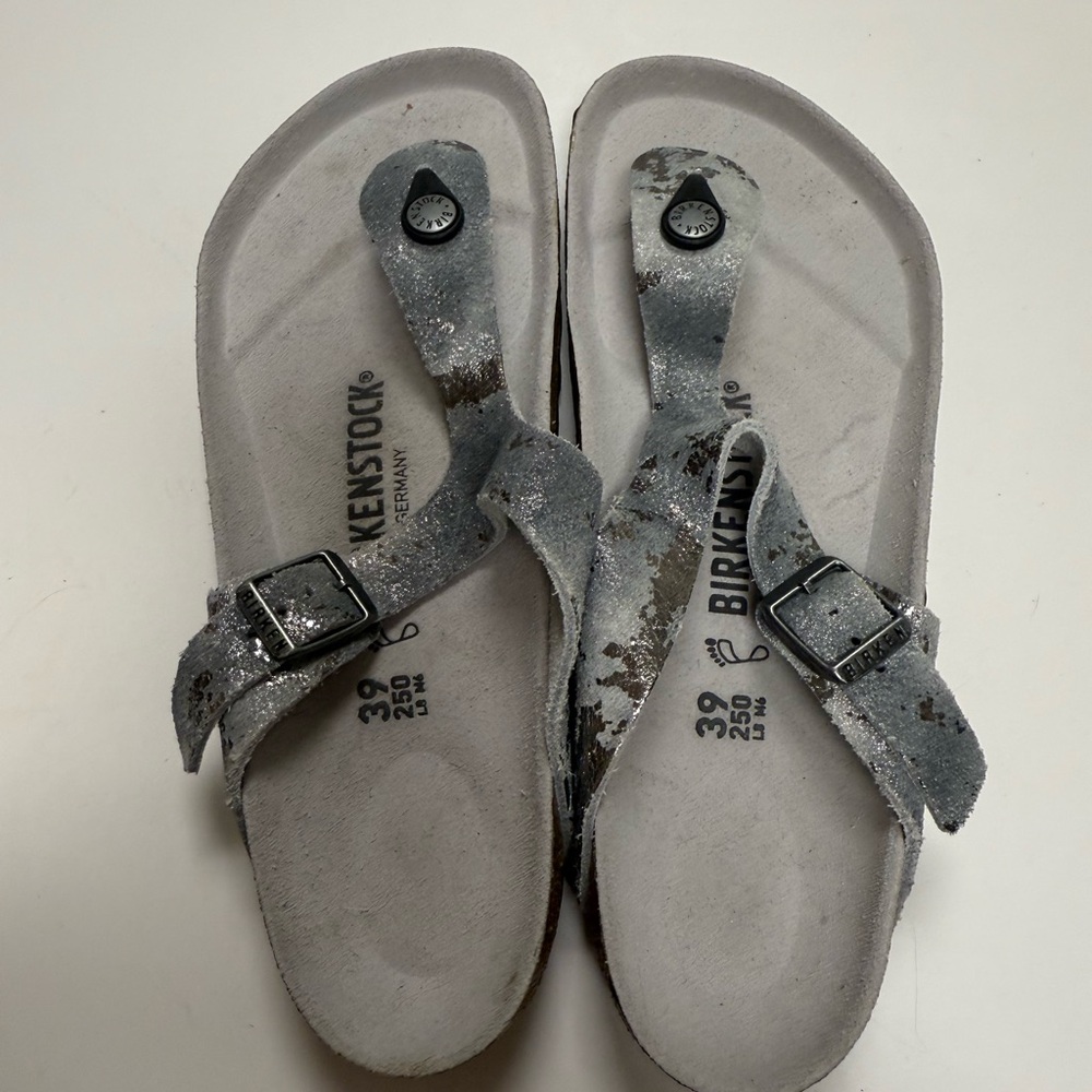 Birkenstock Gizeh Women's Metallic Silver Sandals